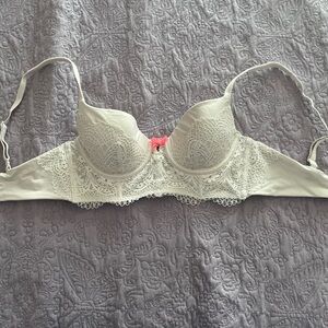 Victoria's Secret Cream Lace Bra with Pink Accent